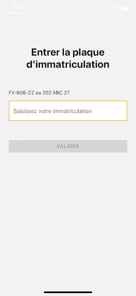 CaRool, stage 2: Same plate-entry screen with empty field placeholder 'Saisissez votre immatriculation' and