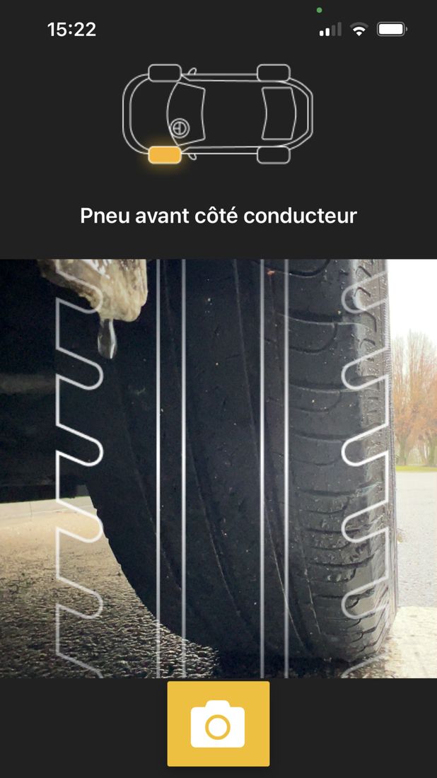 CaRool, stage 3: Workshop app second capture type, labelled 'Pneu avant côté conducteur': close-up of the t