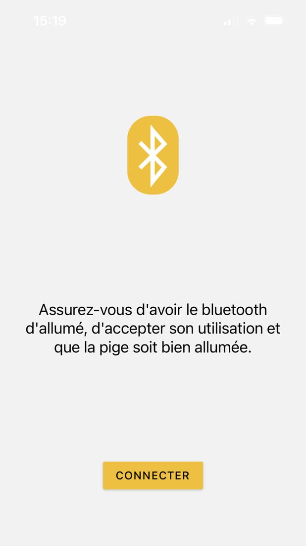 CaRool, stage 1: Permission/prerequisite screen with Bluetooth icon: 'Assurez-vous d'avoir le bluetooth d'a